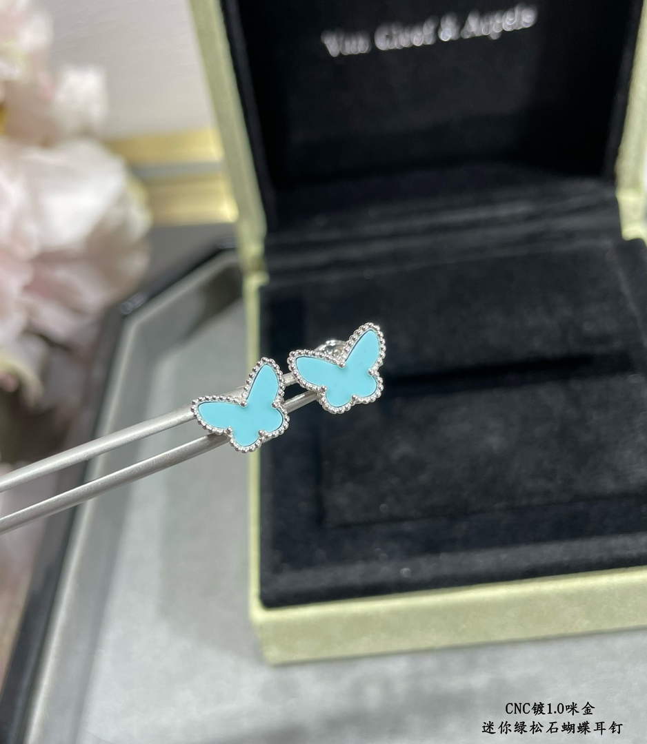 Van Cleef & Arpels Sweet Alhambra Butterfly Earrings VCARN5JN00 white gold Van Cleef & Arpels Sweet Alhambra Butterfly Earrings Vcarn5Jn00 White Gold