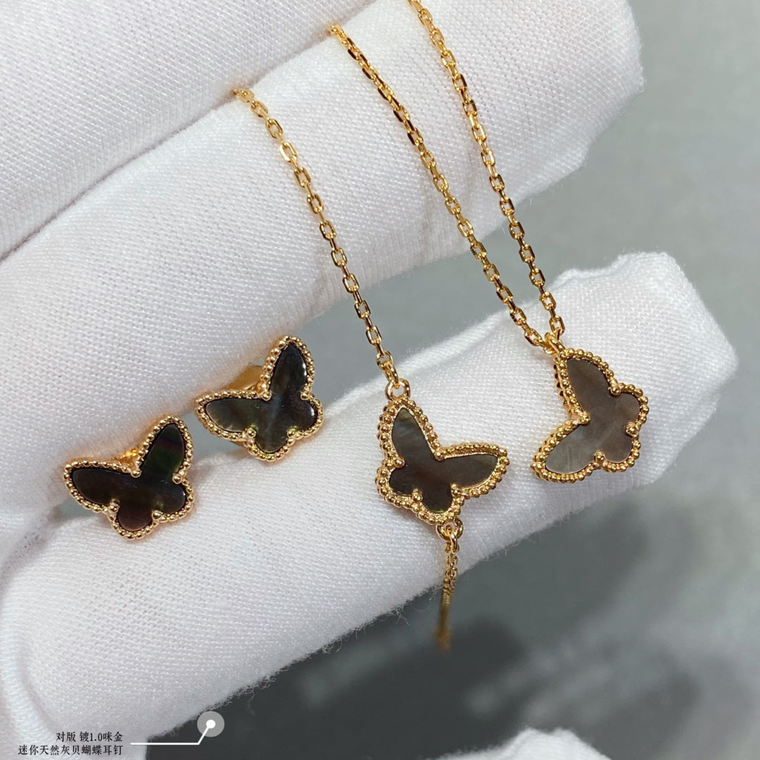 Van Cleef & Arpels Sweet Alhambra butterfly pendant VCA361173 rose gold Van Cleef & Arpels Sweet Alhambra Butterfly Pendant Vca361173 Rose Gold