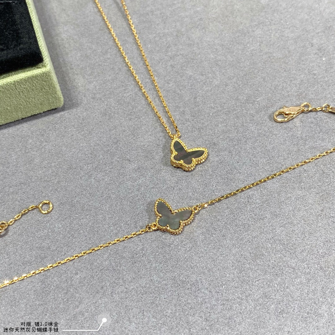 Van Cleef & Arpels Sweet Alhambra butterfly pendant VCA361173 rose gold Van Cleef & Arpels Sweet Alhambra Butterfly Pendant Vca361173 Rose Gold