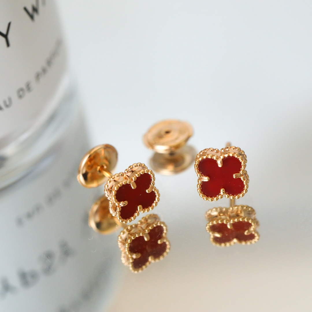 Van Cleef & Arpels Sweet Alhambra earrings VCARN6BO00 rose gold Van Cleef & Arpels Sweet Alhambra Earrings Vcarn6Bo00 Rose Gold