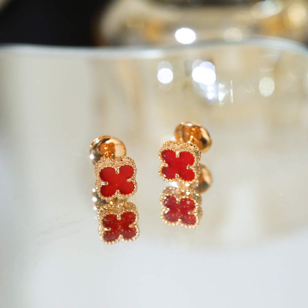 Van Cleef & Arpels Sweet Alhambra earrings VCARN6BO00 rose gold Van Cleef & Arpels Sweet Alhambra Earrings Vcarn6Bo00 Rose Gold