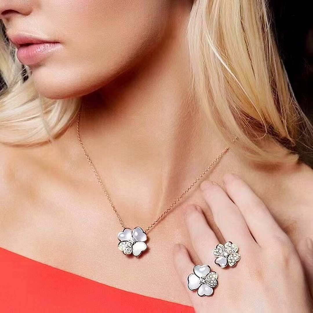 Van Cleef Arpels VCARO8FO00 Necklace Sweet Alhambra Pendant Rose Gold V80991