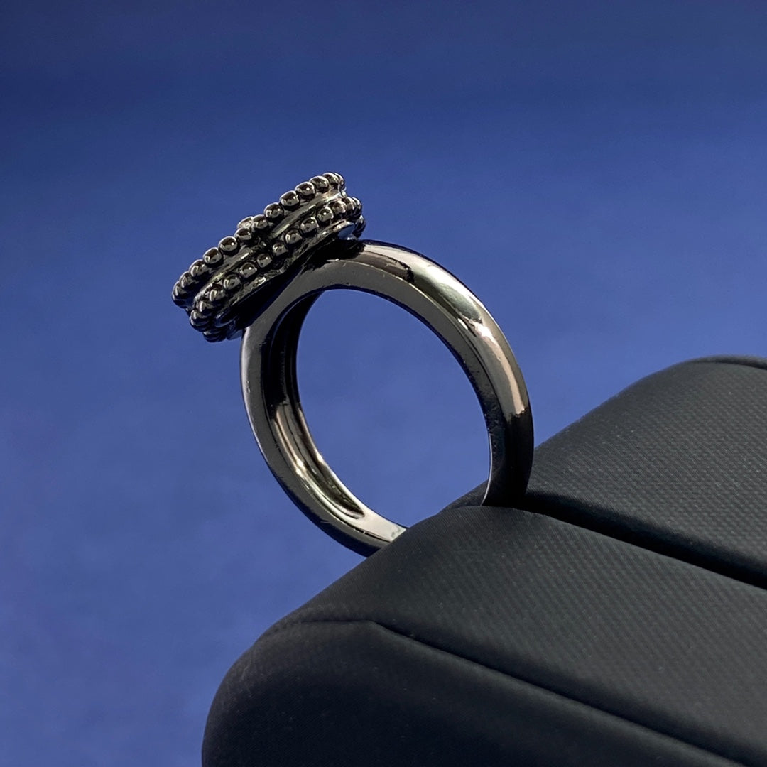 Van Cleef & Arpels Vintage Alhambra Ring Black VCA41807 Van Cleef & Arpels Vintage Alhambra Ring Black Vca41807