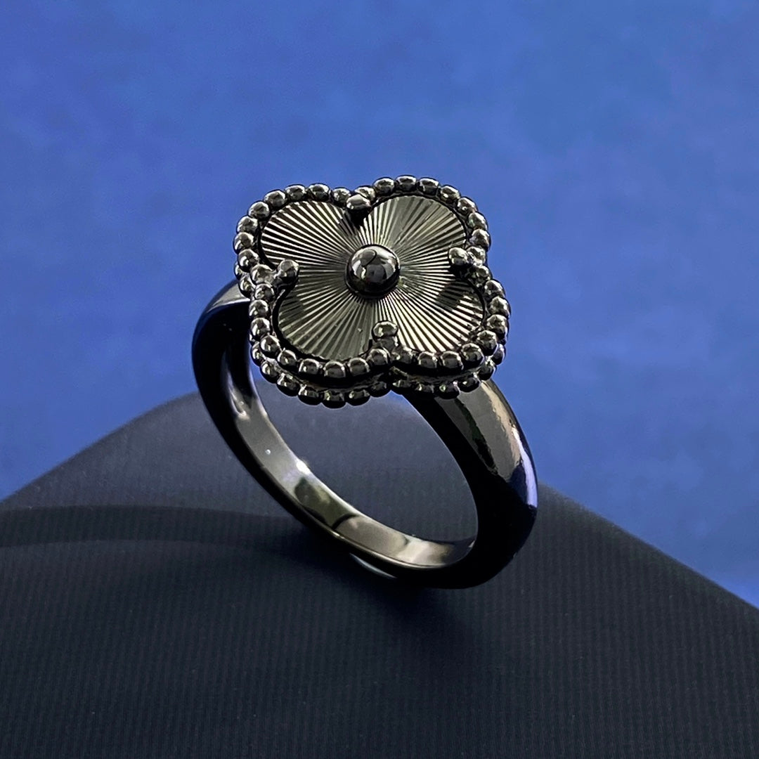 Van Cleef & Arpels Vintage Alhambra Ring Black VCA41807 Van Cleef & Arpels Vintage Alhambra Ring Black Vca41807