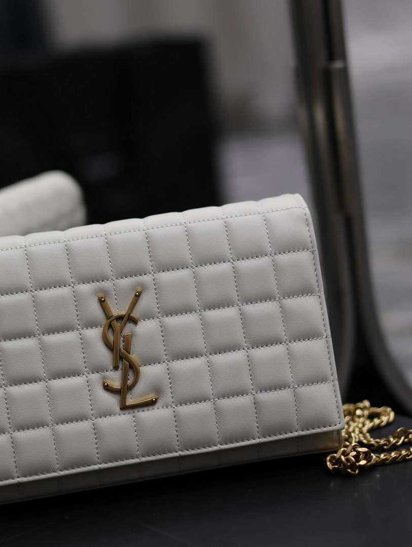YSL 743346 Cassandre Matelassé Carré Chain Wallet In Quilted Leather White